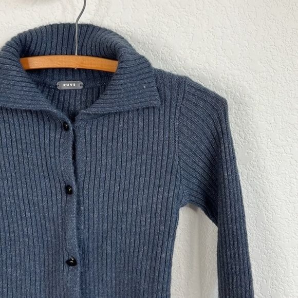 ruve Tops - RUVE Cream Retro Ribbed Cropped Sweater